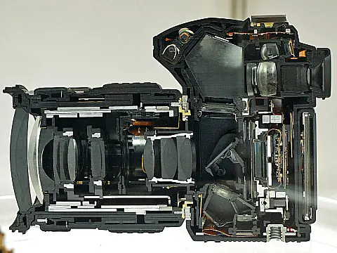 Cutaway of a dSLR camera