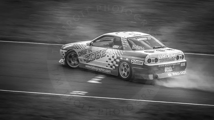 Nissan Skyline R32 Drifting at Castle Combe